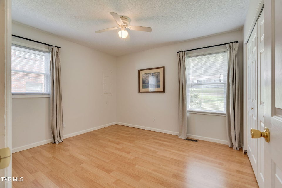 Photo #14: 631 Elm Avenue