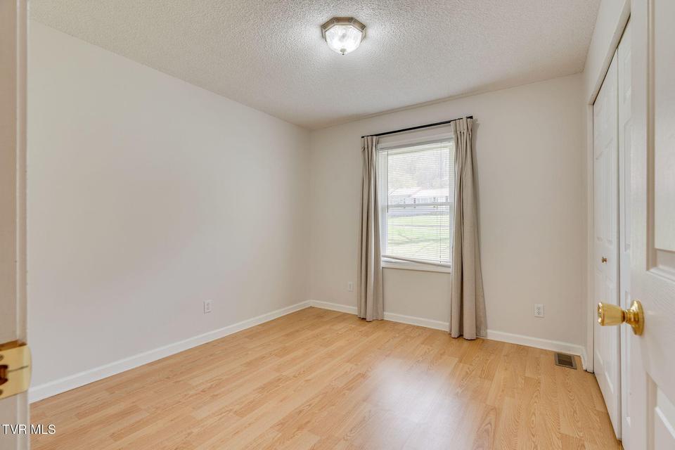 Photo #17: 631 Elm Avenue