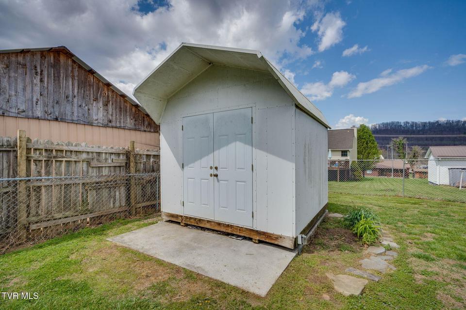 Photo #25: 631 Elm Avenue