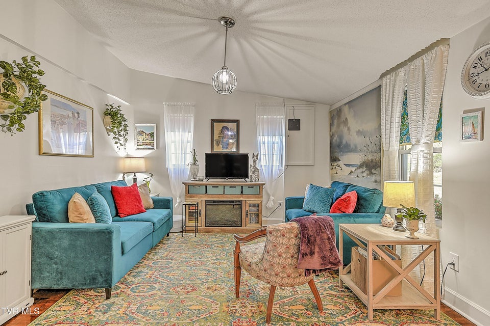 Photo #6: 517 Cherokee Drive