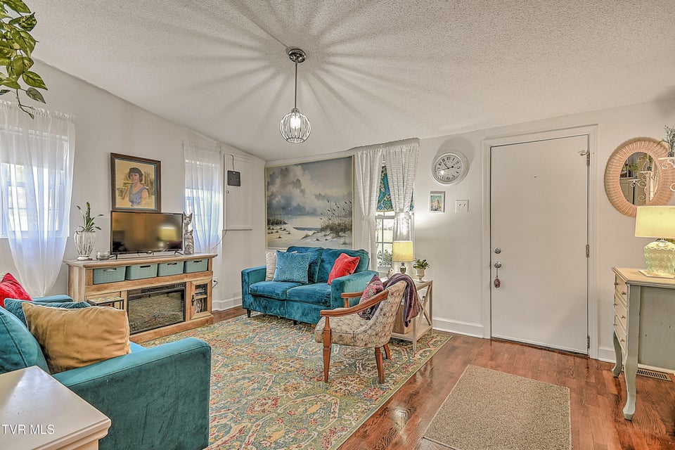 Photo #7: 517 Cherokee Drive