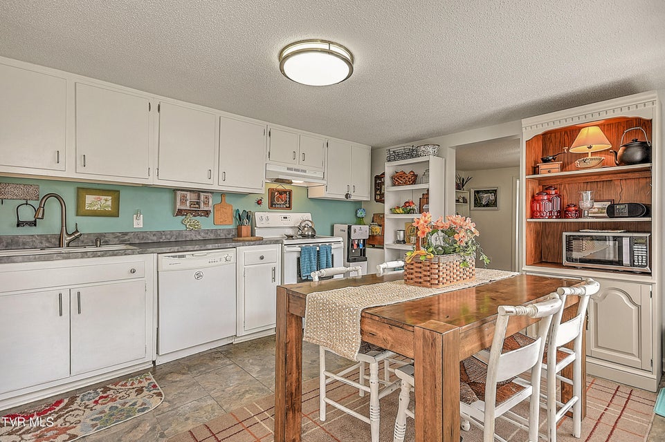 Photo #16: 517 Cherokee Drive