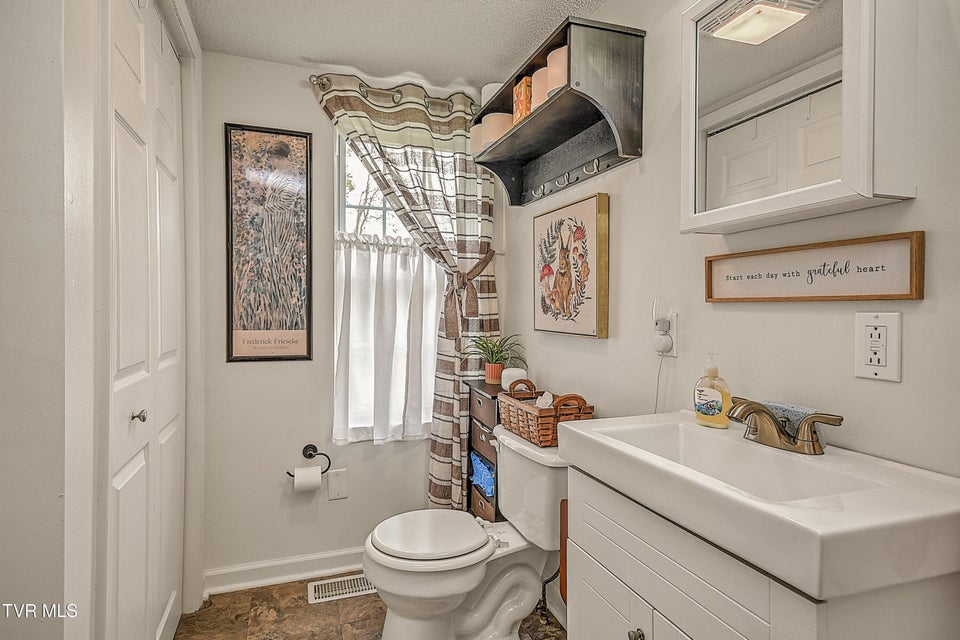 Photo #20: 517 Cherokee Drive