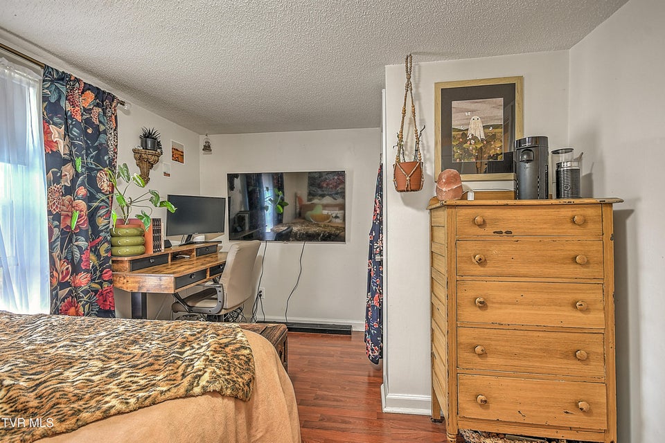 Photo #22: 517 Cherokee Drive