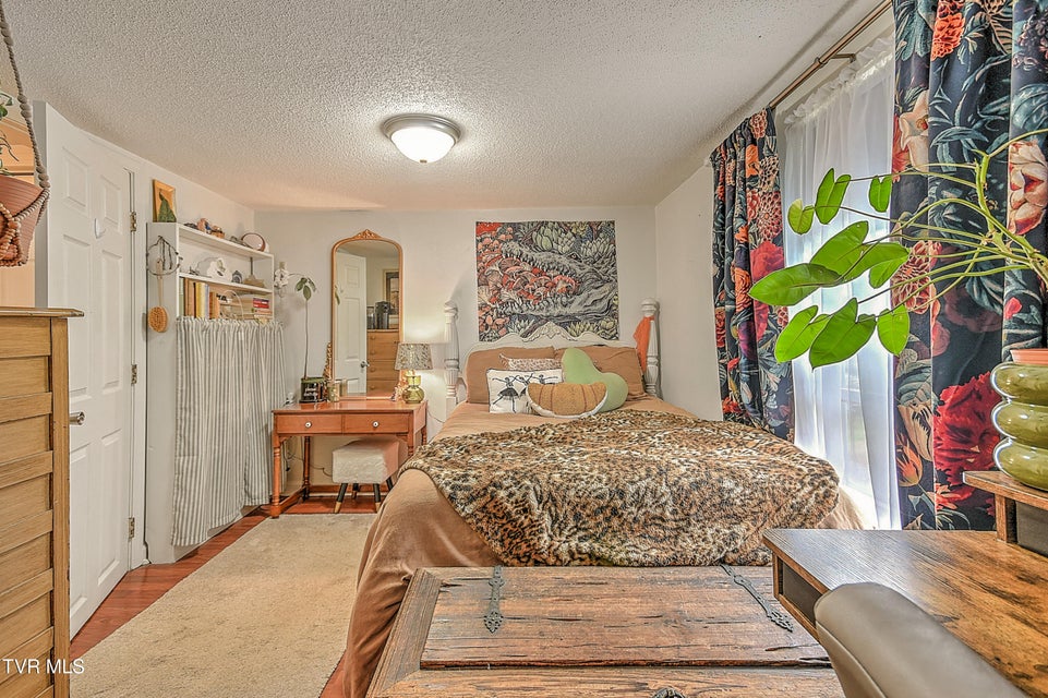 Photo #21: 517 Cherokee Drive