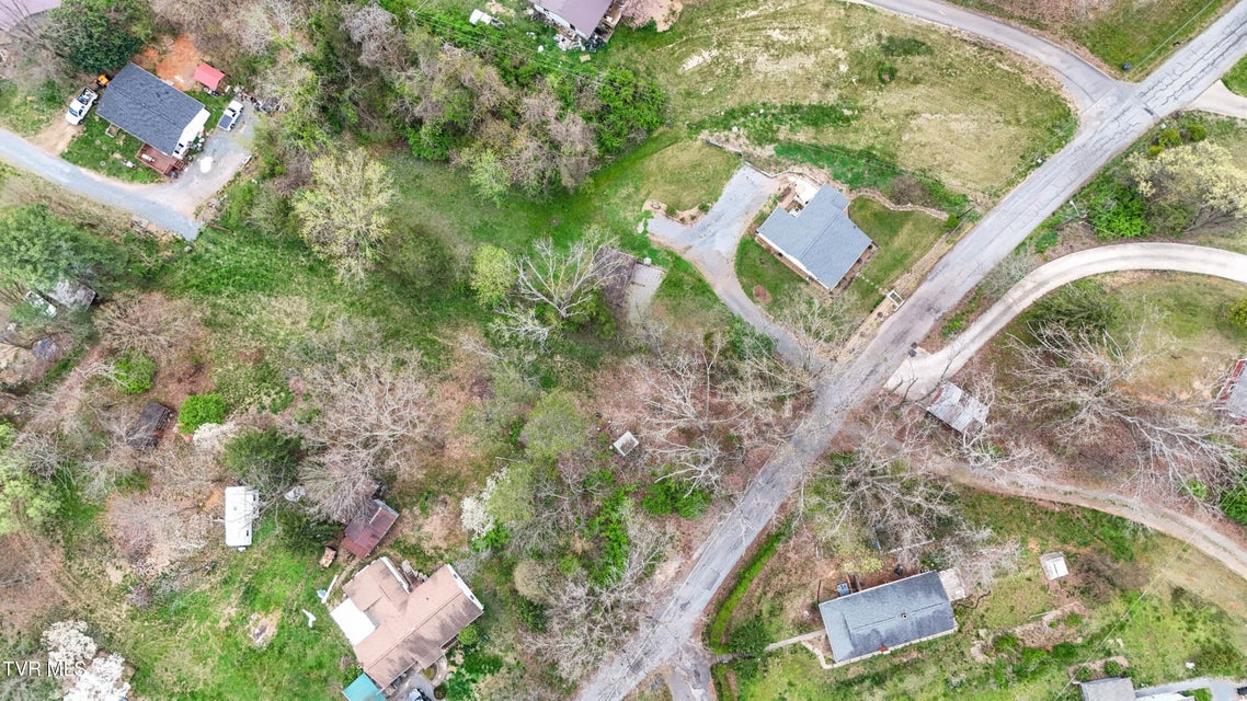 Photo #32: 517 Cherokee Drive