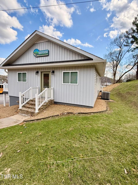 Photo #5: 16540 Tazewell Street