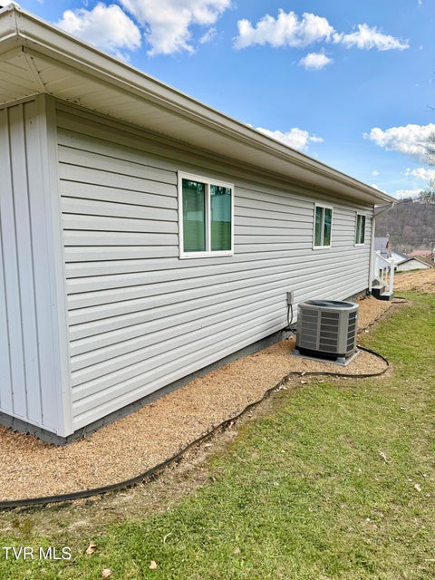 Photo #8: 16540 Tazewell Street