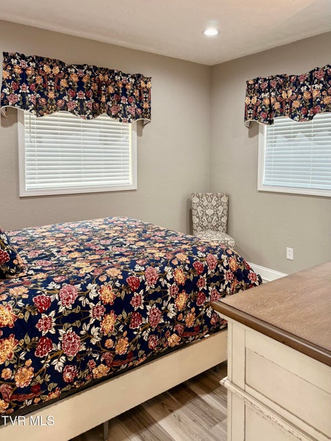 Photo #42: 16540 Tazewell Street