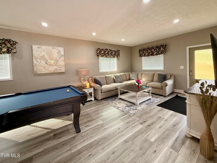 Photo #22: 16540 Tazewell Street