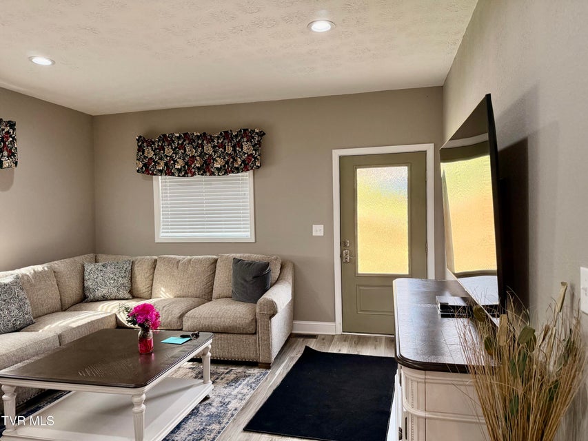 Photo #25: 16540 Tazewell Street