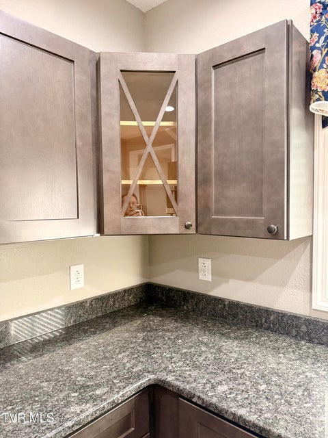 Photo #39: 16540 Tazewell Street