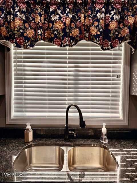 Photo #44: 16540 Tazewell Street