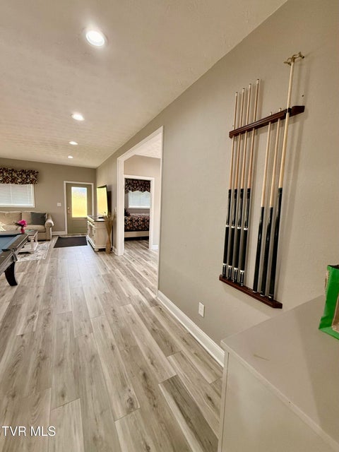 Photo #33: 16540 Tazewell Street