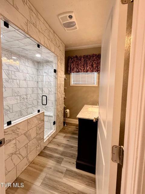 Photo #51: 16540 Tazewell Street