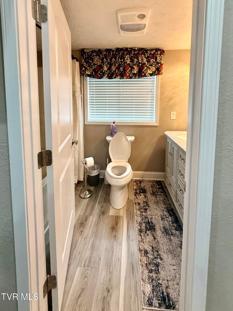 Photo #63: 16540 Tazewell Street