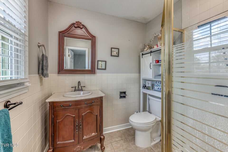 Photo #18: 2200 Camelot Circle