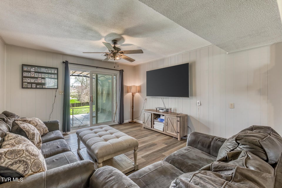 Photo #27: 2200 Camelot Circle