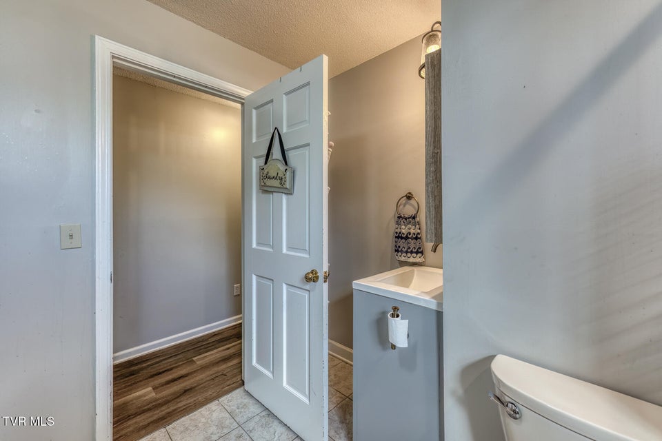 Photo #32: 2200 Camelot Circle