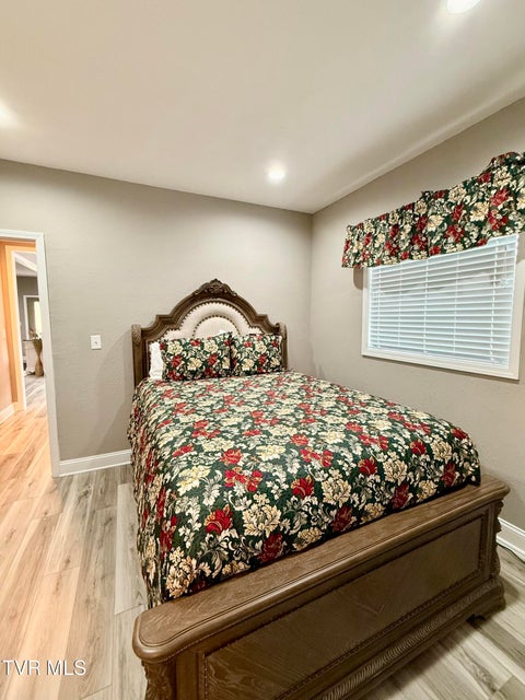 Photo #70: 16540 Tazewell Street