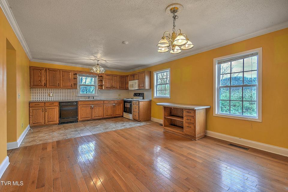 Photo #15: 1305 Saint Louis Street