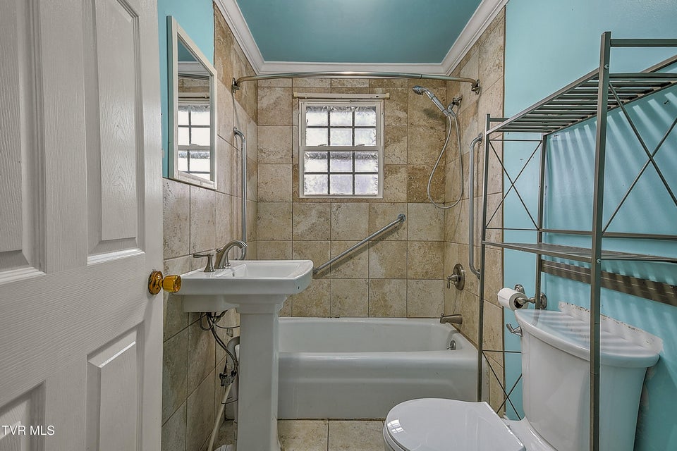 Photo #5: 1305 Saint Louis Street