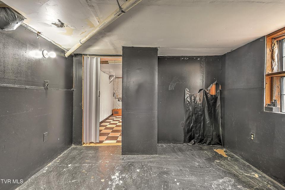 Photo #24: 1305 Saint Louis Street