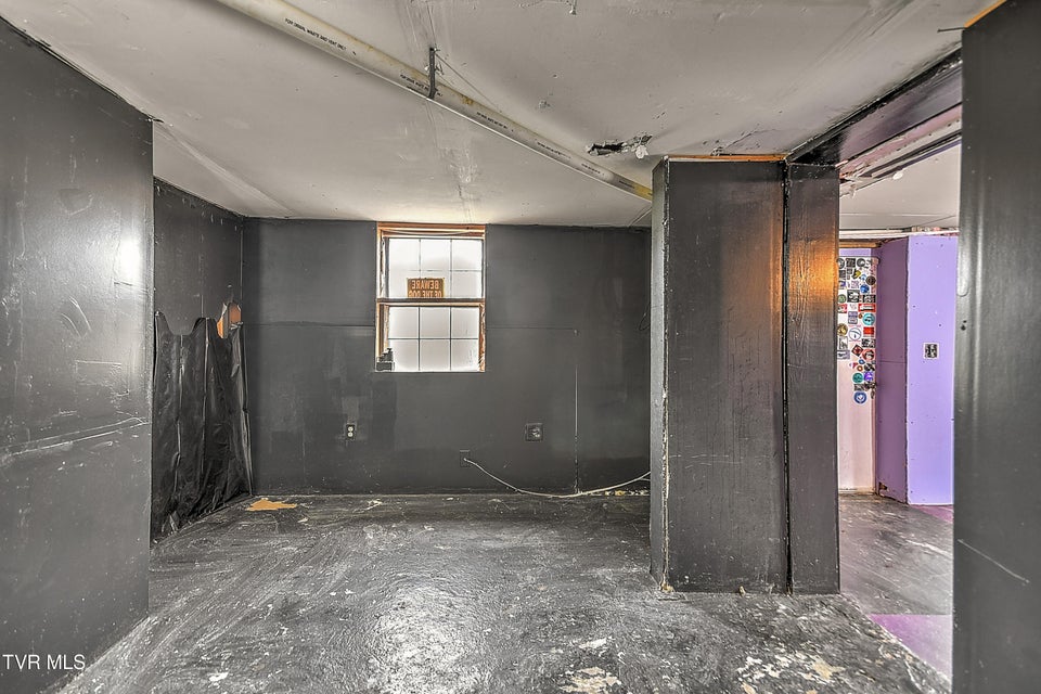 Photo #25: 1305 Saint Louis Street