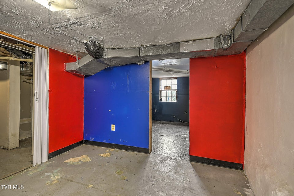 Photo #27: 1305 Saint Louis Street