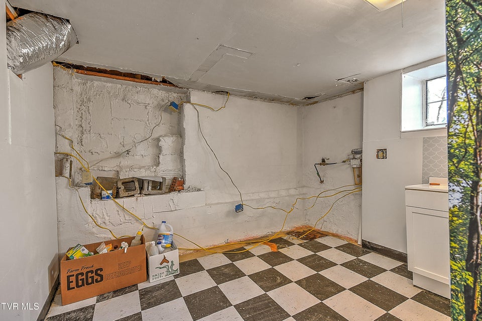 Photo #30: 1305 Saint Louis Street