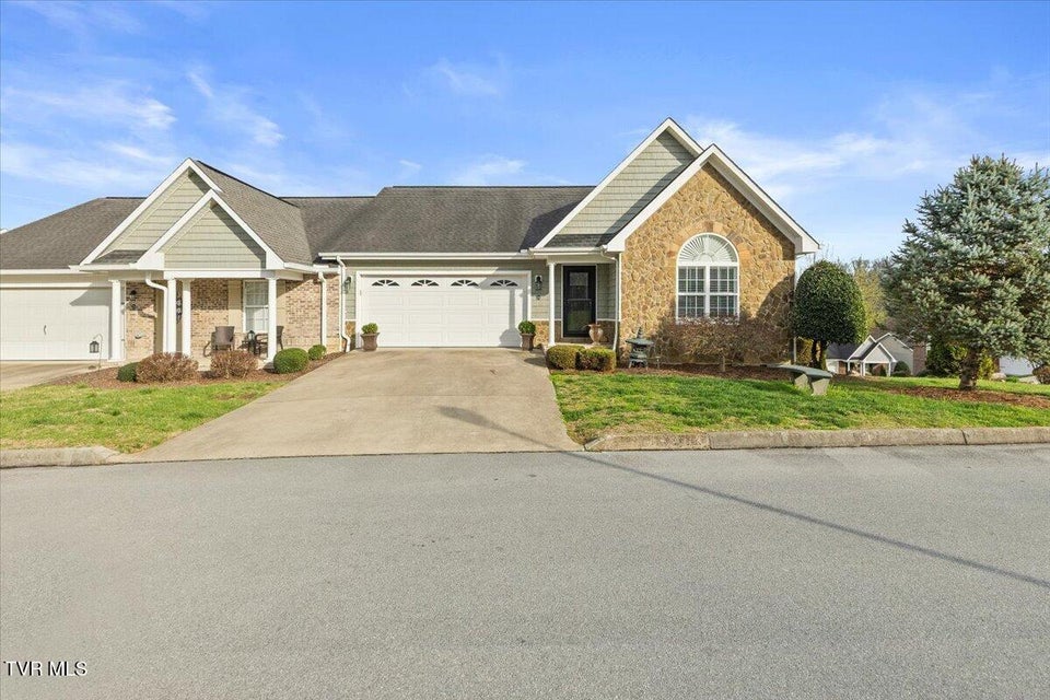 Photo #6: 216 Bridgewater Court