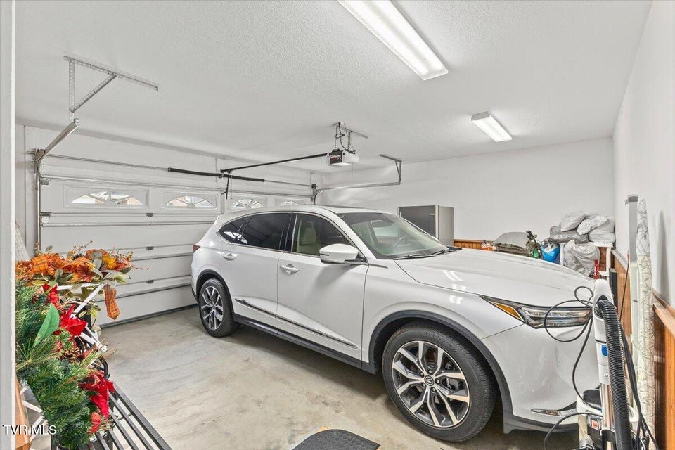 Photo #18: 216 Bridgewater Court