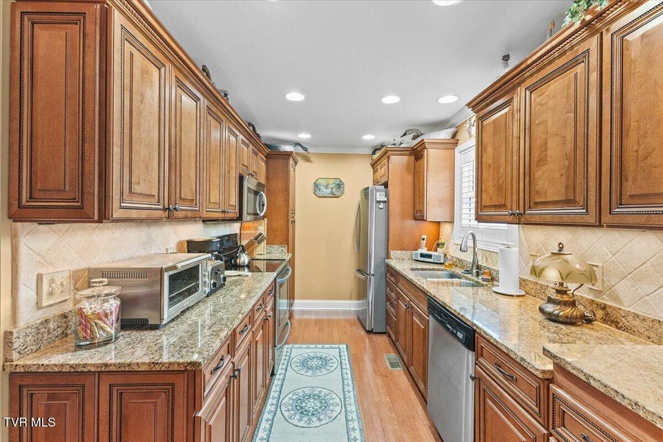 Photo #34: 216 Bridgewater Court