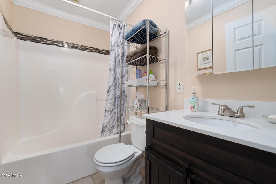 Photo #33: 3402 Walnut Street