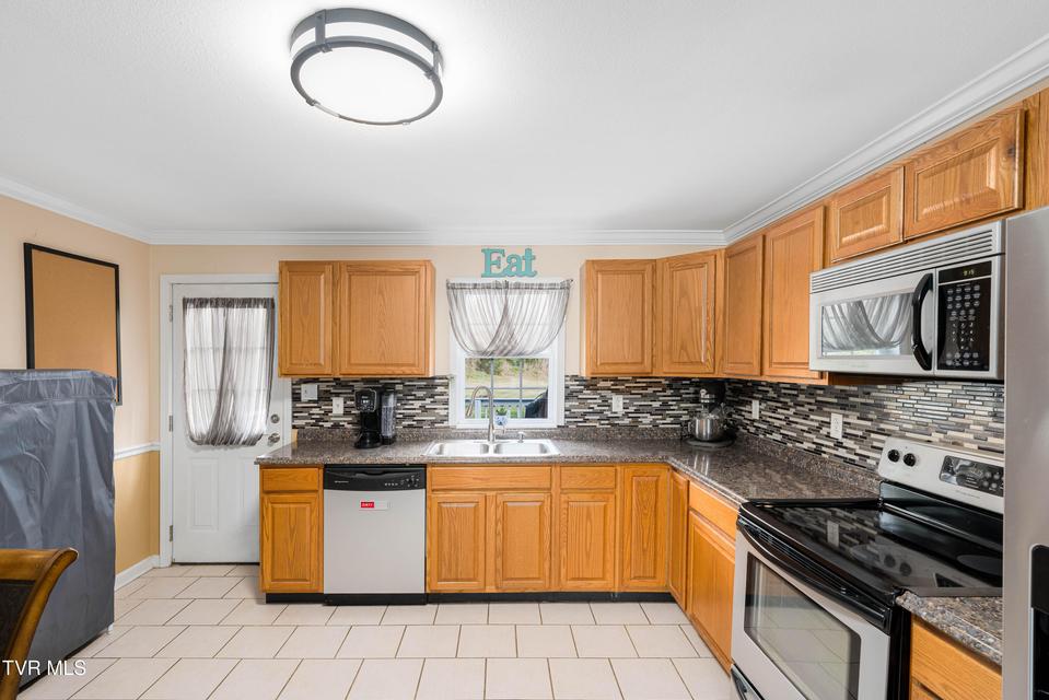 Photo #19: 3402 Walnut Street