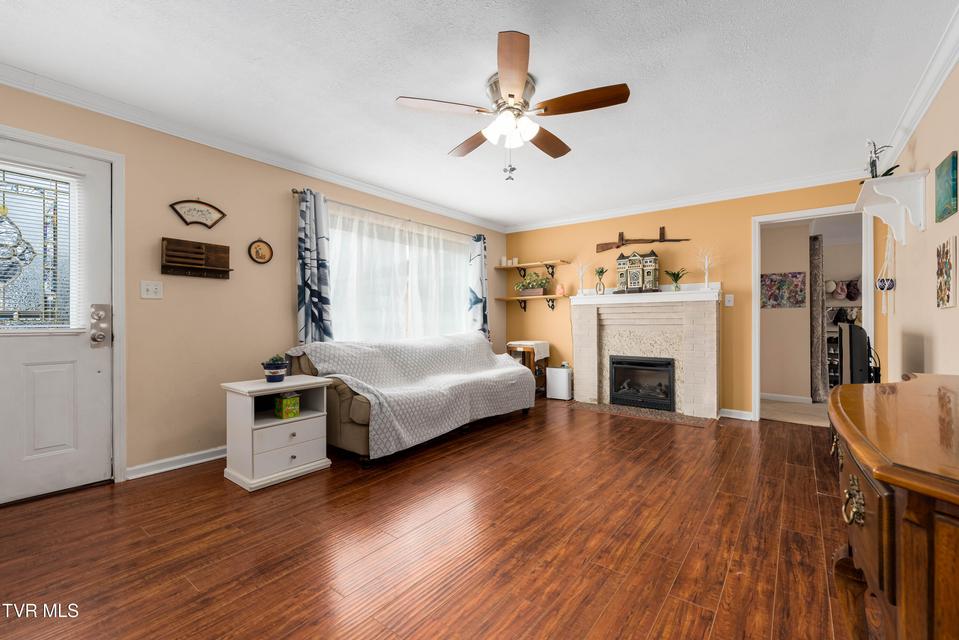 Photo #15: 3402 Walnut Street