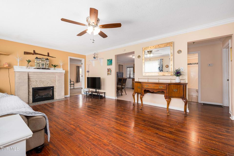 Photo #14: 3402 Walnut Street