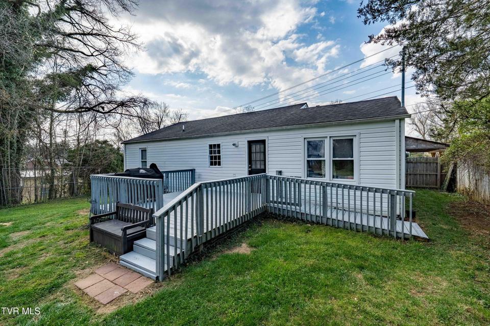 Photo #7: 3402 Walnut Street