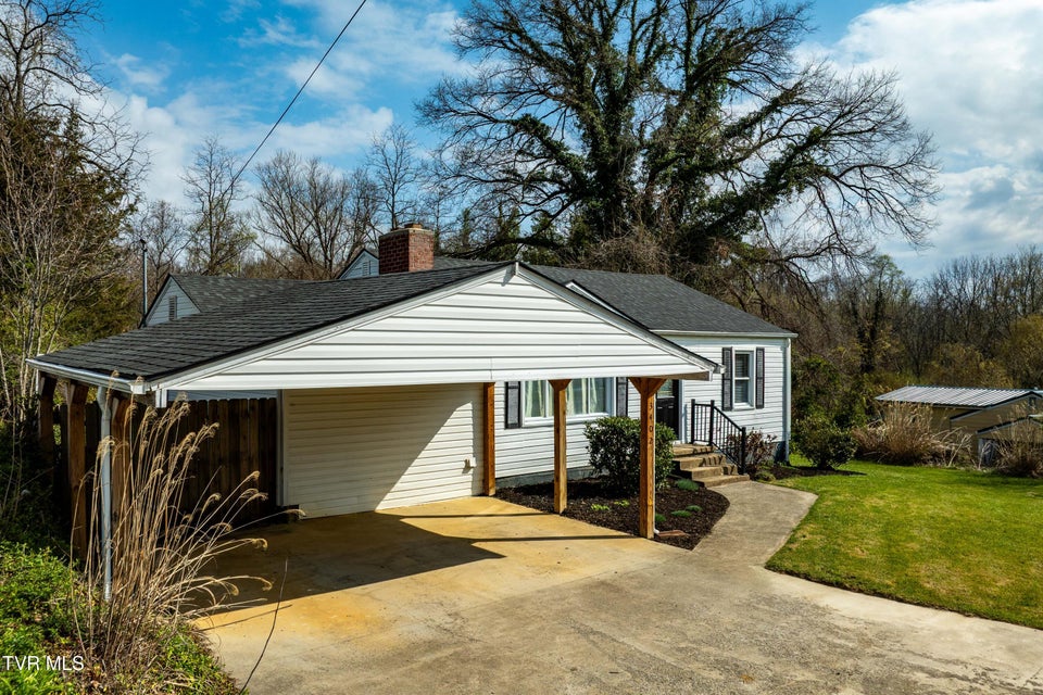 Photo #3: 3402 Walnut Street