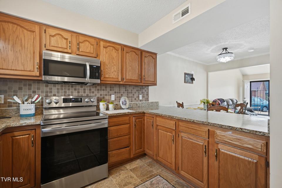 Photo #11: 303 Phoenix Court