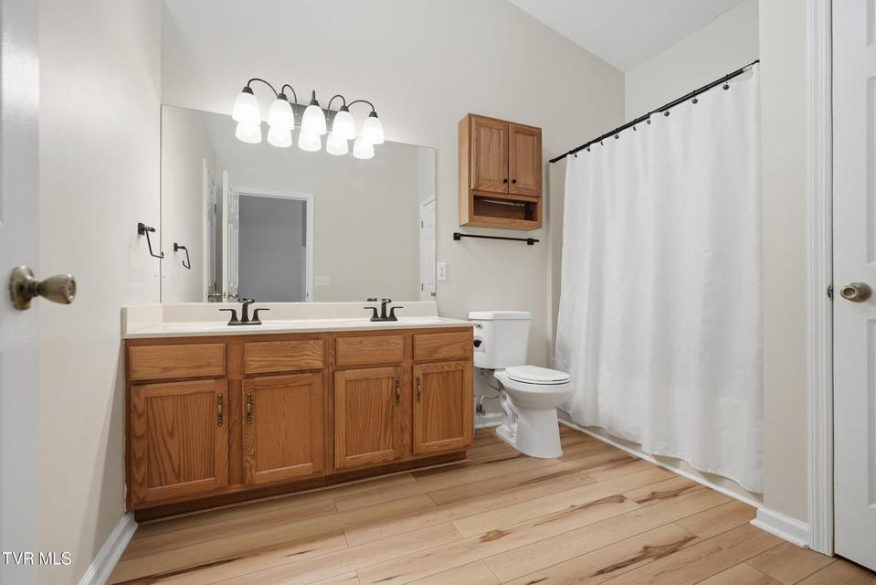 Photo #13: 303 Phoenix Court