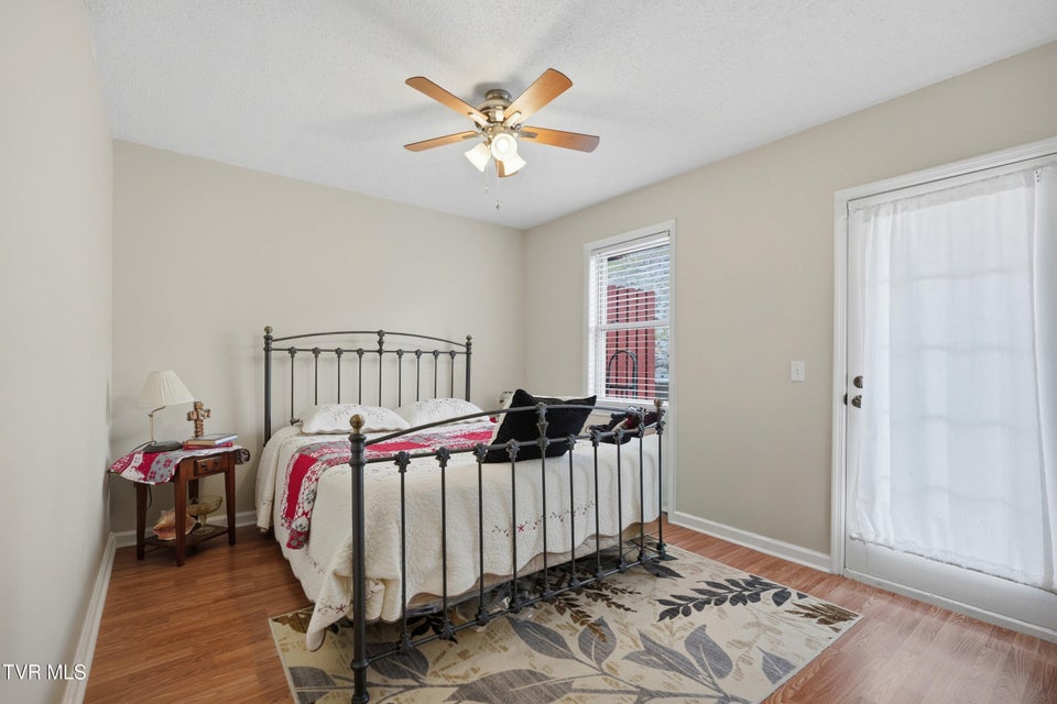 Photo #16: 303 Phoenix Court