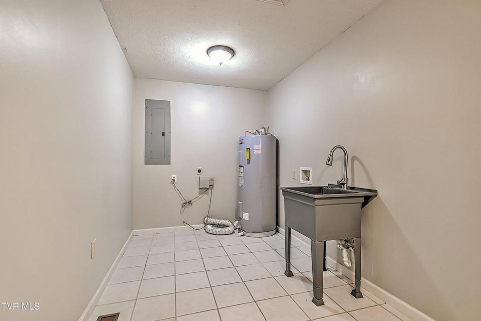 Photo #29: 175 Amberwood Drive