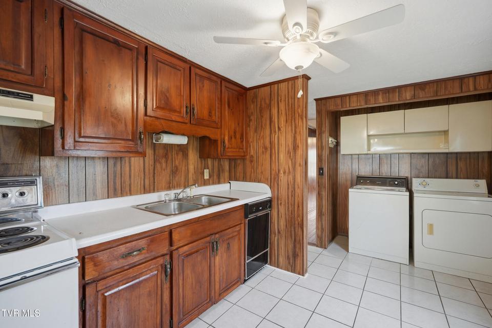 Photo #10: 2376 Highway 81 