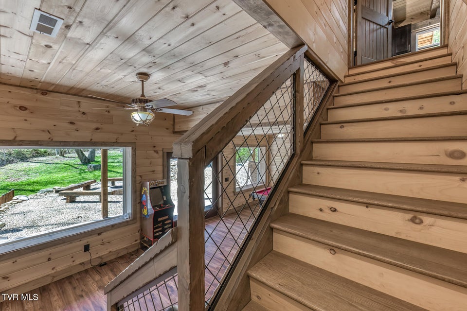 Photo #38: 2579 Black Bear Lane