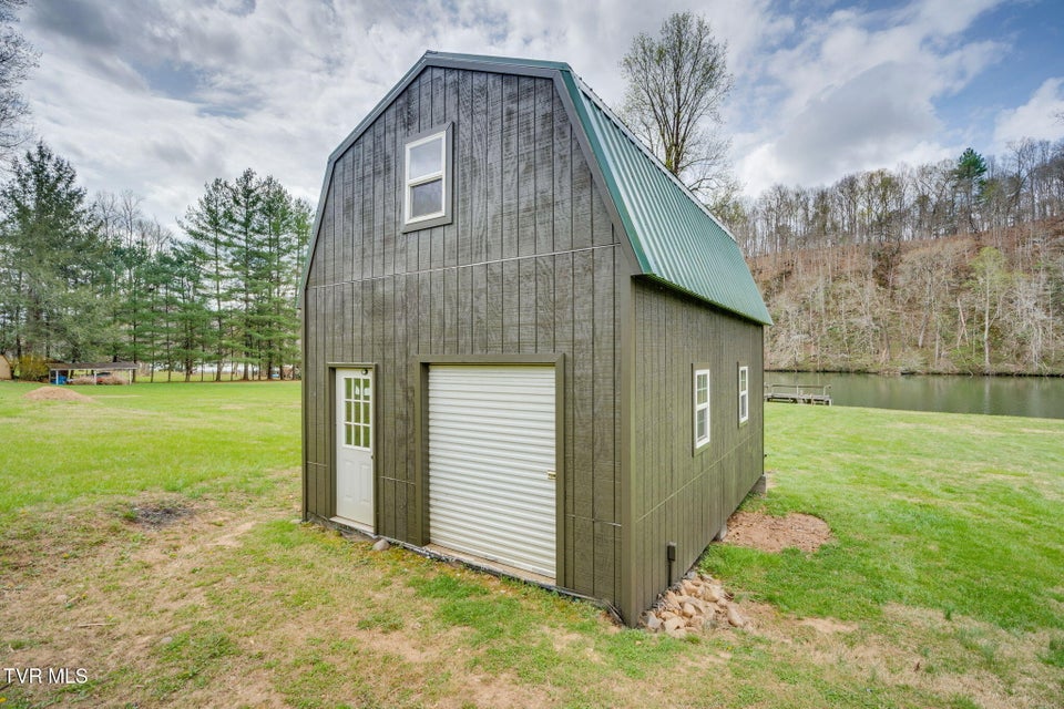 Photo #33: 577 Pitt Road