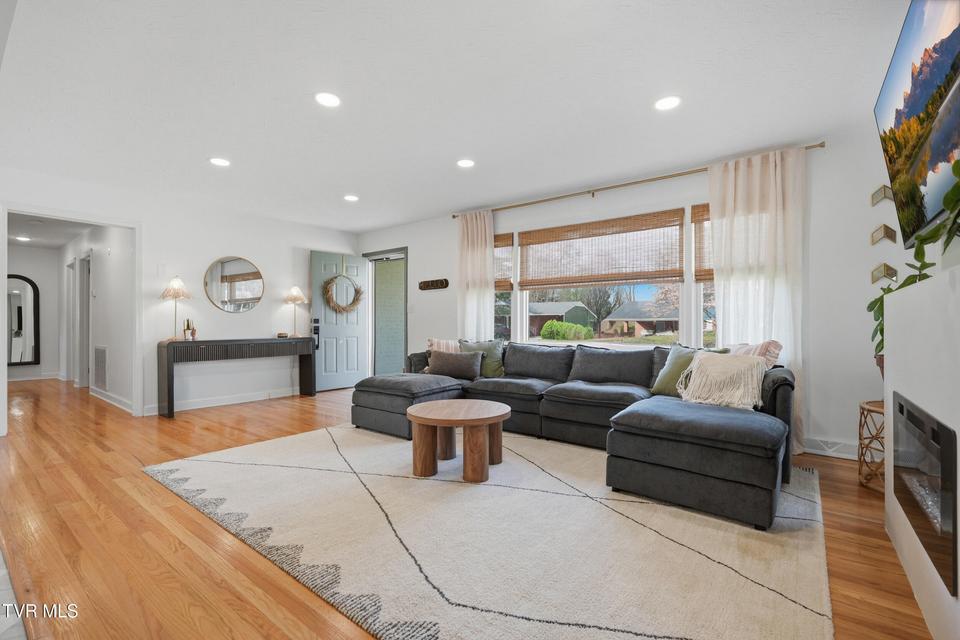 Photo #11: 1503 Linden Street