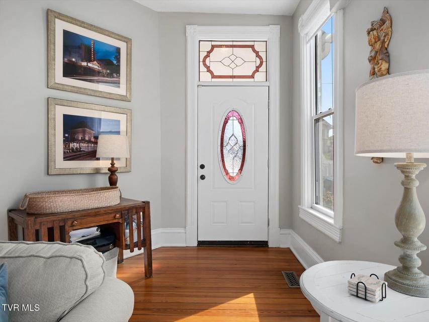 Photo #7: 920 Pennsylvania Avenue