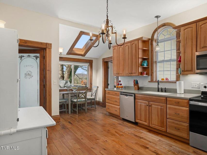 Photo #10: 920 Pennsylvania Avenue