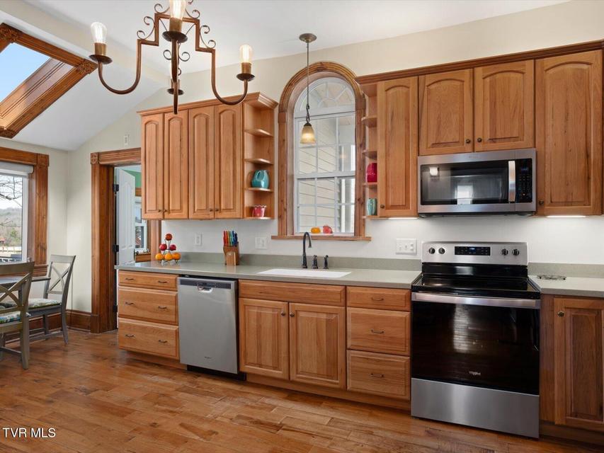 Photo #12: 920 Pennsylvania Avenue